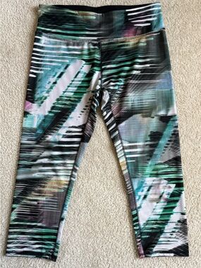 RBX Women's Abstract Green & Black Performance Leggings